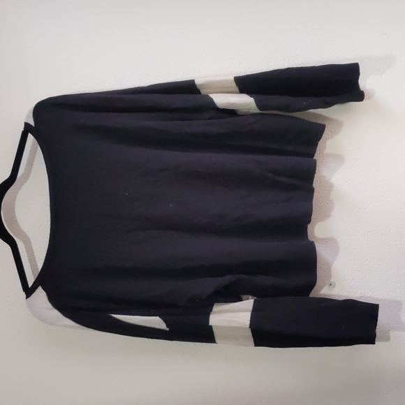 H&M Color-blocked Sweater - Picture 2 of 4